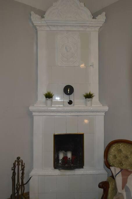 Unique Spacious Classic 3 Bedroom Midtown Apartment ! Billiard Room ! リガ エクステリア 写真